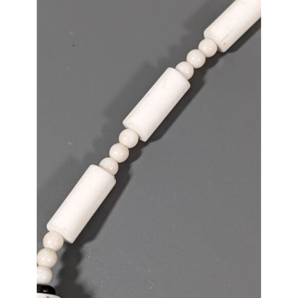Vintage Black White Lucite Bead Choker Necklace Mid Century MOD 16" - Picture 8 of 10